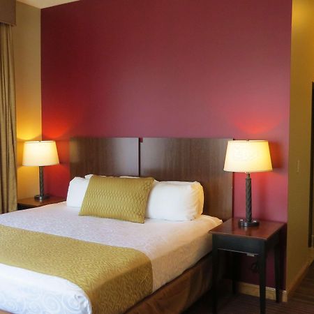 Best Western Plus Dutch Haus Inn And Suites Columbiana Rom bilde