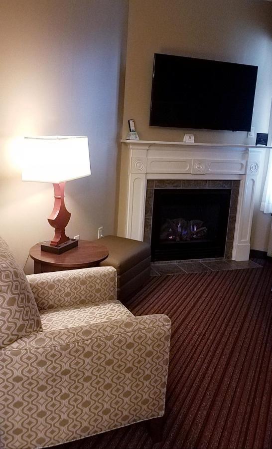Best Western Plus Dutch Haus Inn And Suites Columbiana Eksteriør bilde