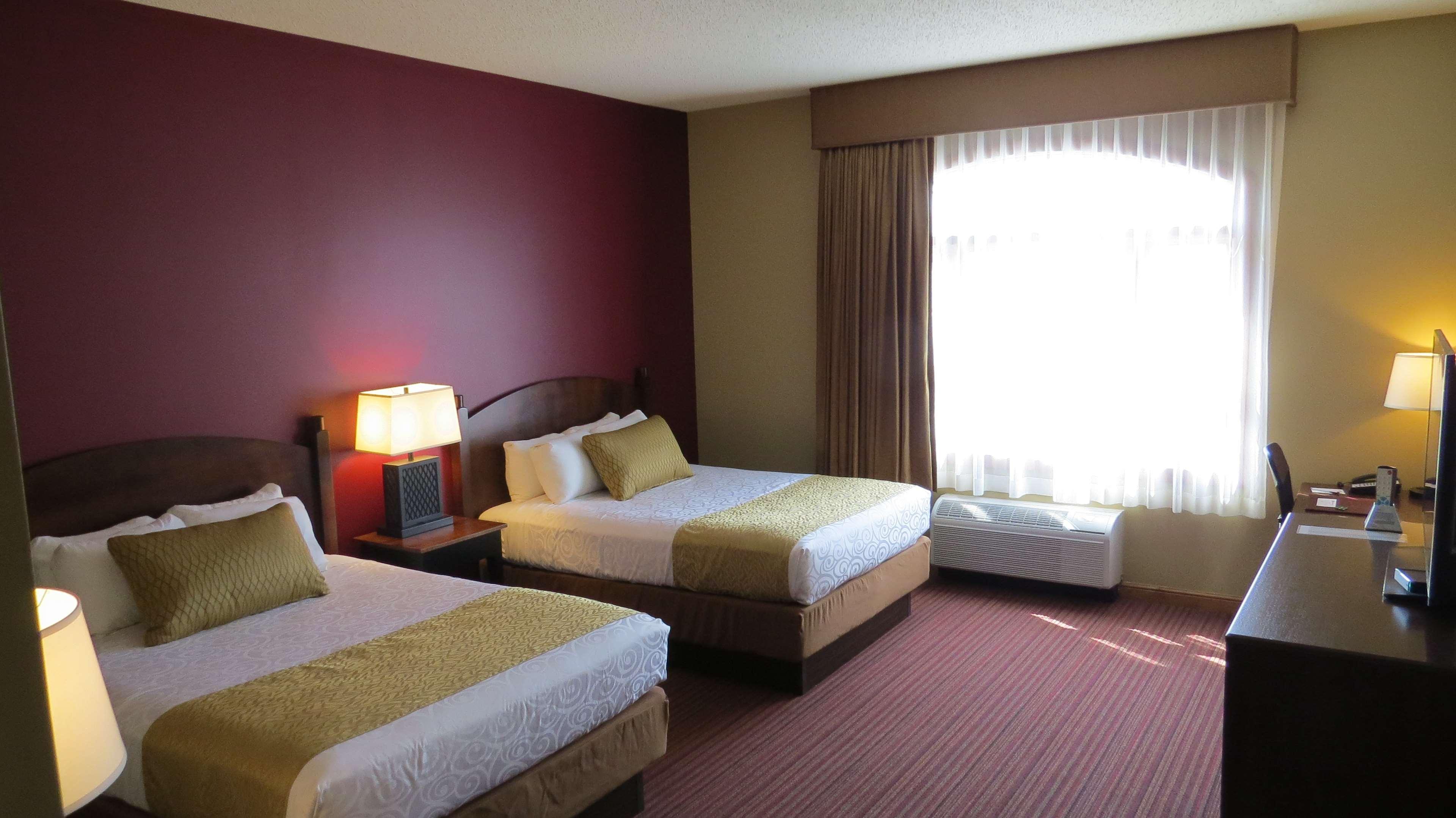 Best Western Plus Dutch Haus Inn And Suites Columbiana Eksteriør bilde